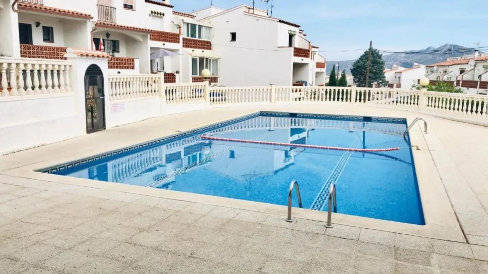 Nice Apartment Near Sand Beach Montjoi Spain