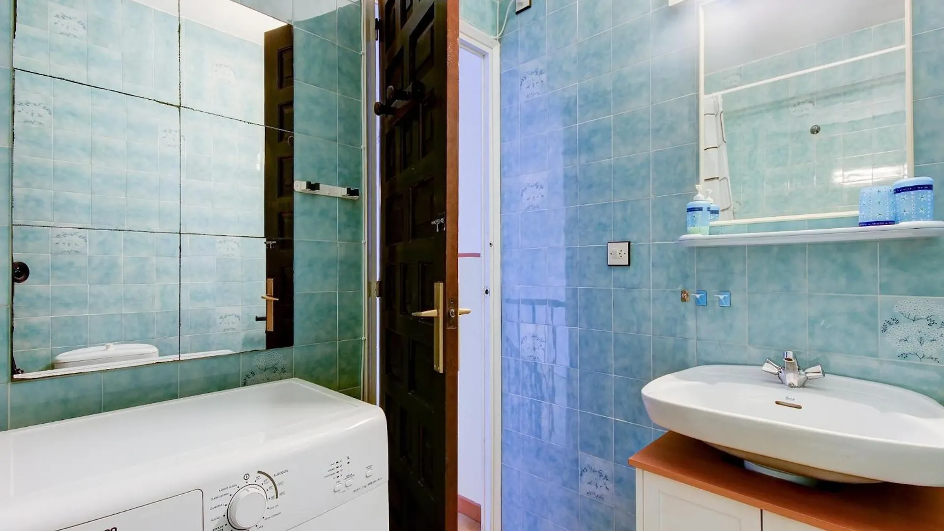 Nice Apartment Near Sand Beach Montjoi Spain